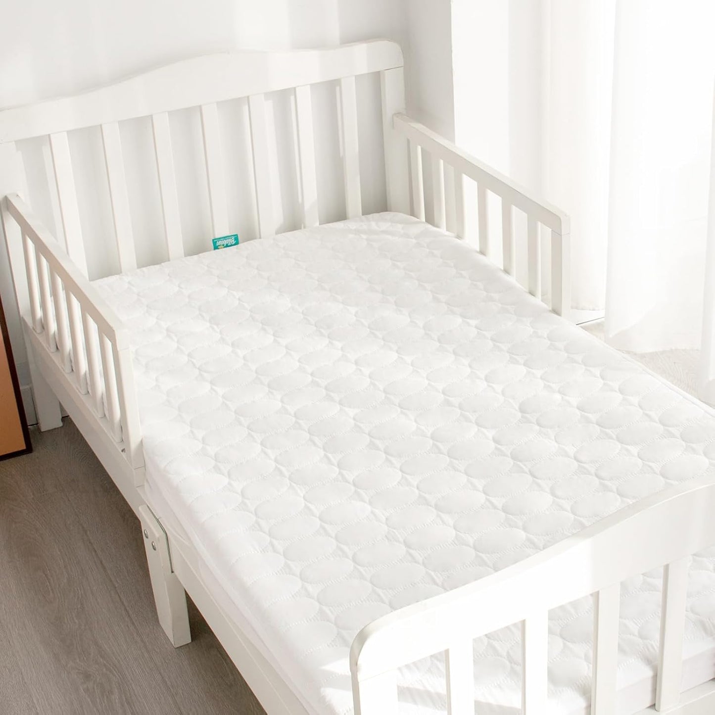 Crib Mattress Protector Pad Waterproof, Toddler Waterproof Crib Mattress Cover, Machine Washable & Dryer Fit Baby Toddler Bed Mattress Protector (Standard Size 52” X 28”), White